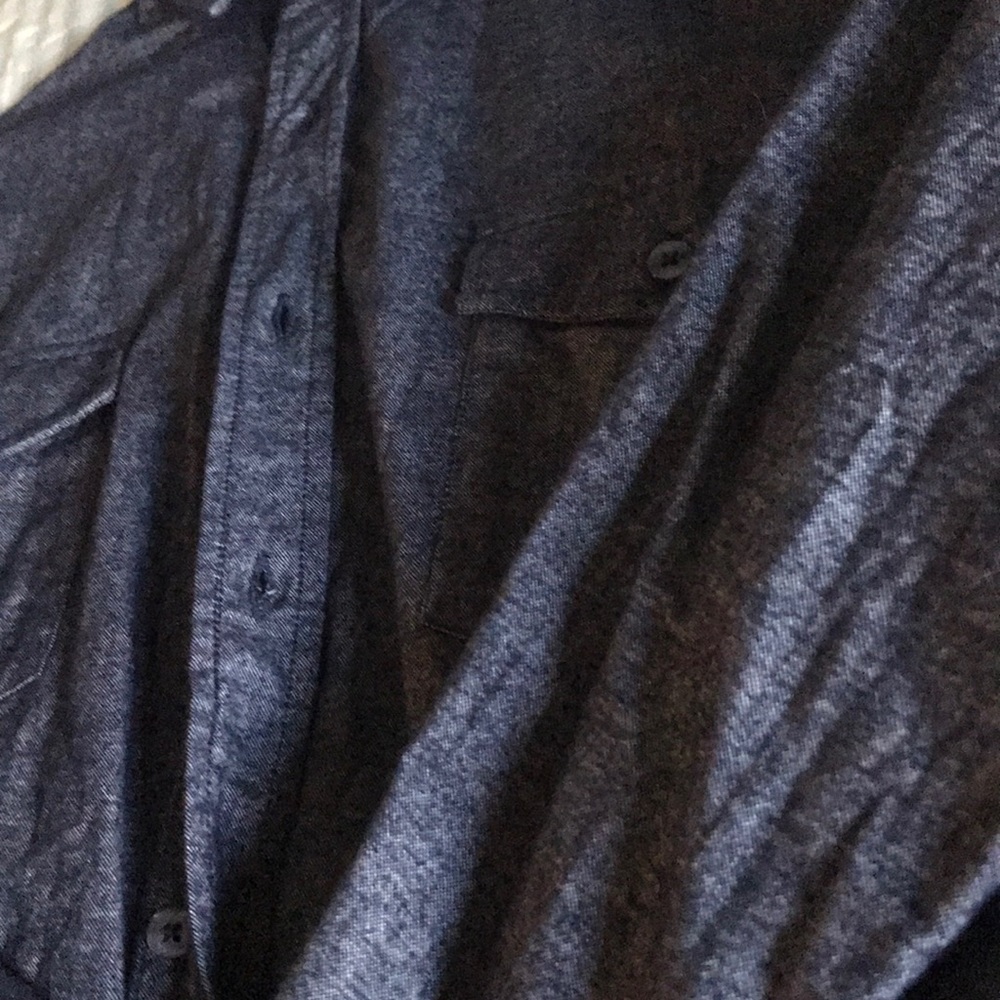 Button down - Picture 2 of 2